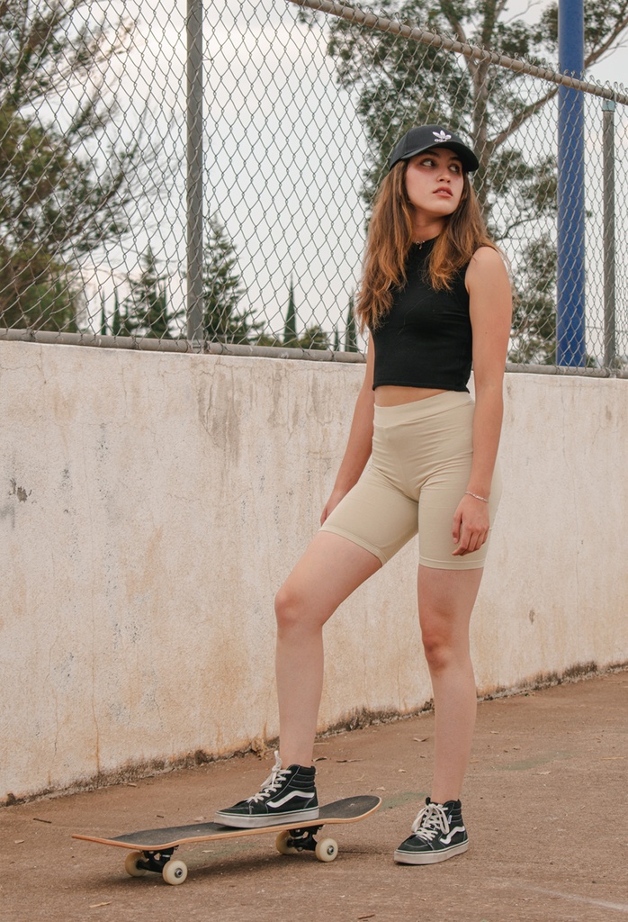 8187 Biker Short de Dama (21B4)