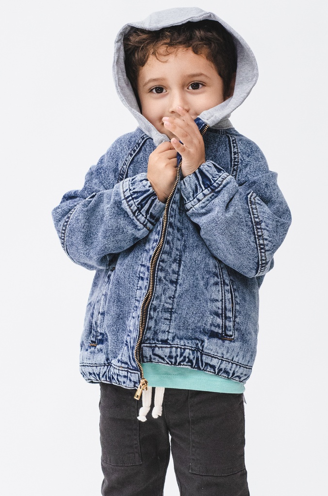 10130 Chamarra de niño (18F2)